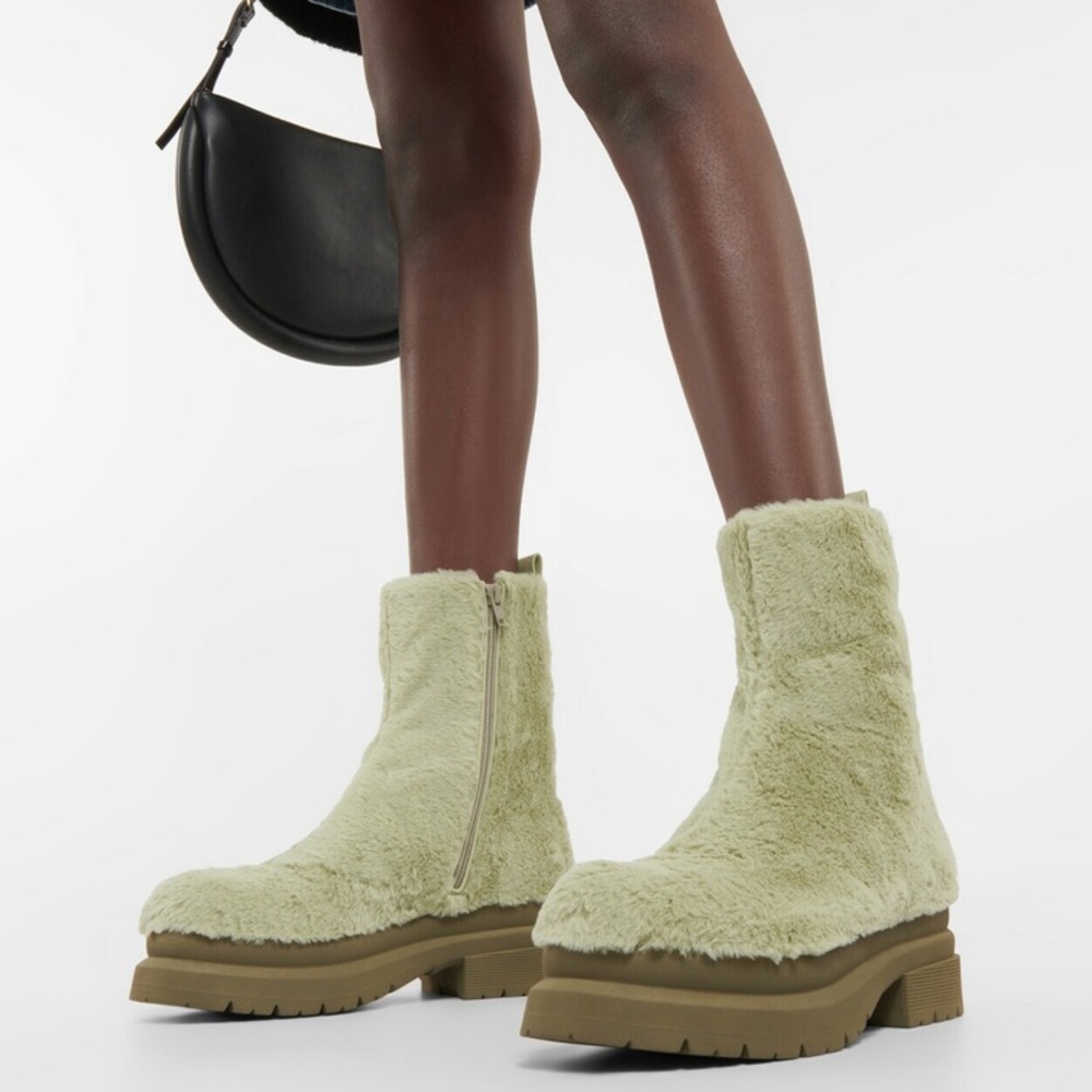 JW ANDERSON Plush Faux Fur green zip up Chelsea boots